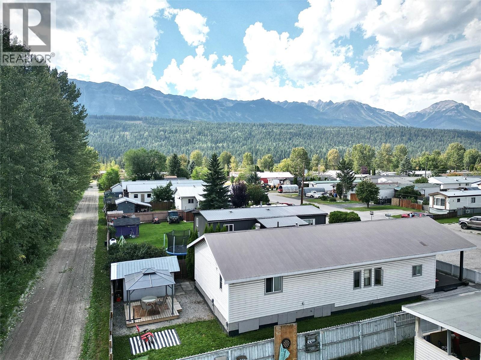 1011 King Crescent, Golden, British Columbia  V0A 1H2 - Photo 5 - 10353397