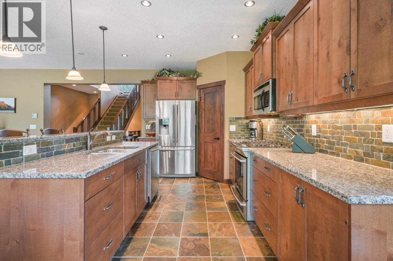 885 Copperview Close, Windermere, British Columbia  V0A 1K3 - Photo 12 - 10361291