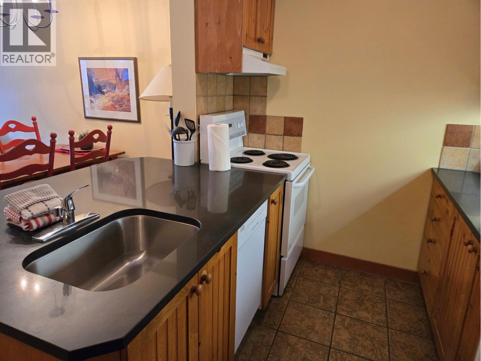 2080 Summit Drive Unit# 108, Panorama, British Columbia  V0A 1T0 - Photo 8 - 10361802