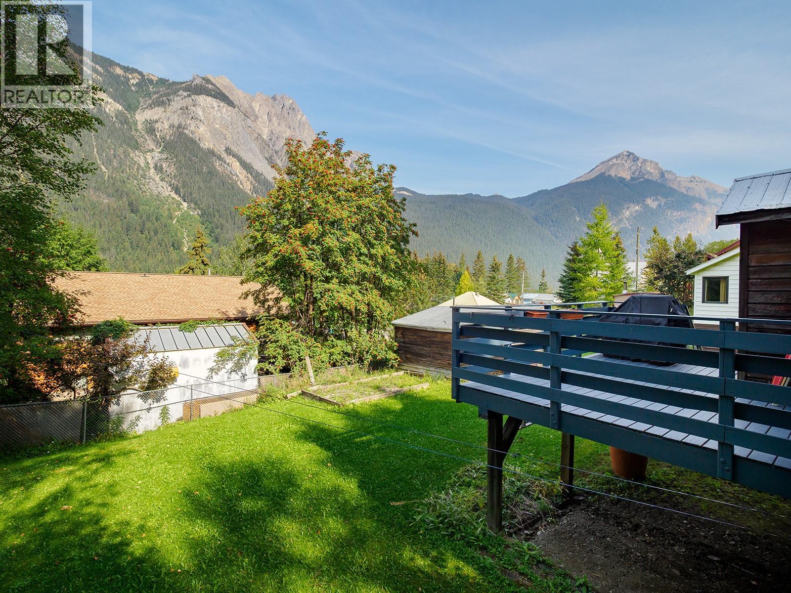 307 2nd Avenue, Field, British Columbia  V0A 1G0 - Photo 4 - 10361908