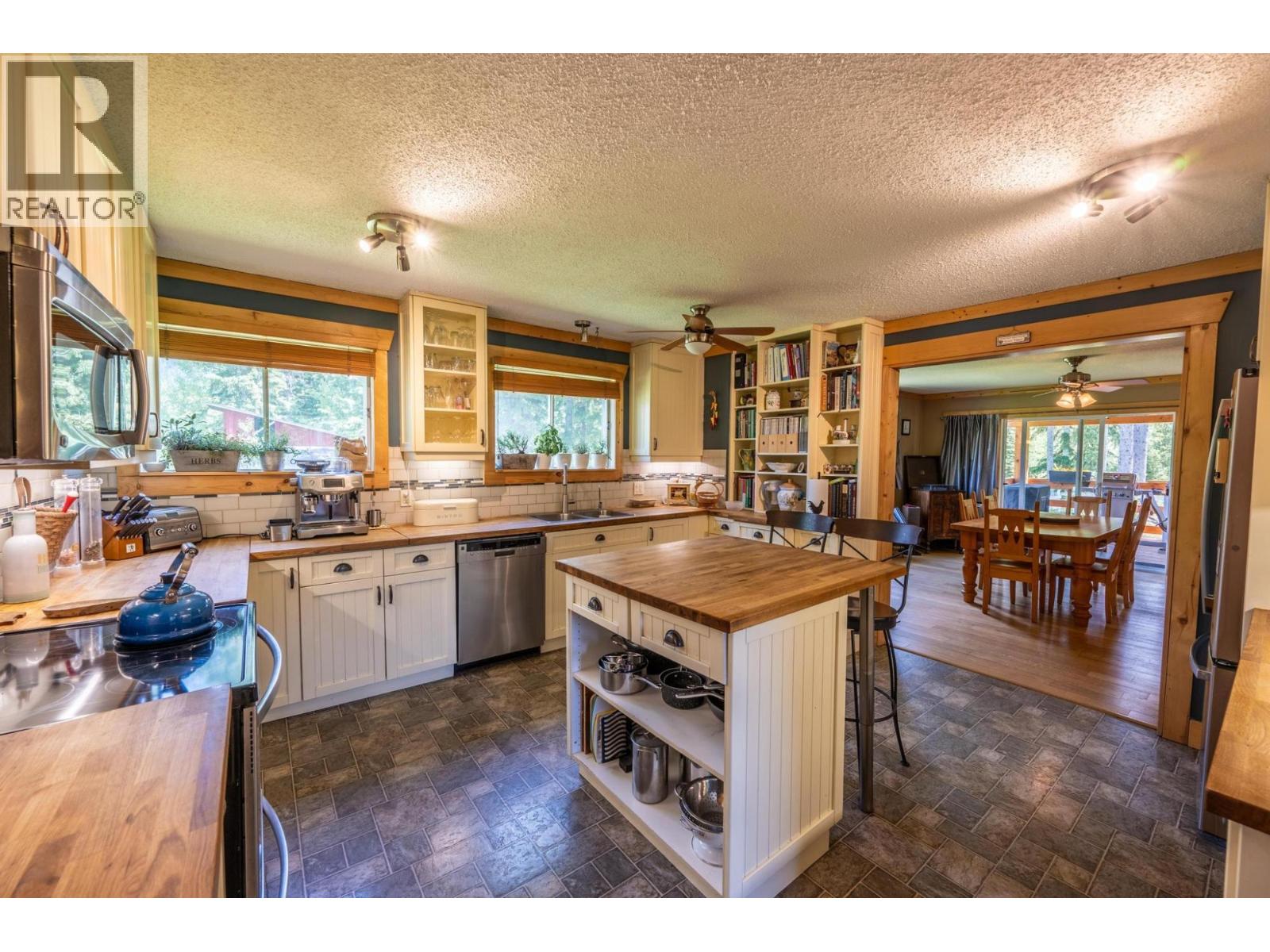 1732 Oberg Johnson Road, Golden, British Columbia  V0A 1H1 - Photo 11 - 10362044
