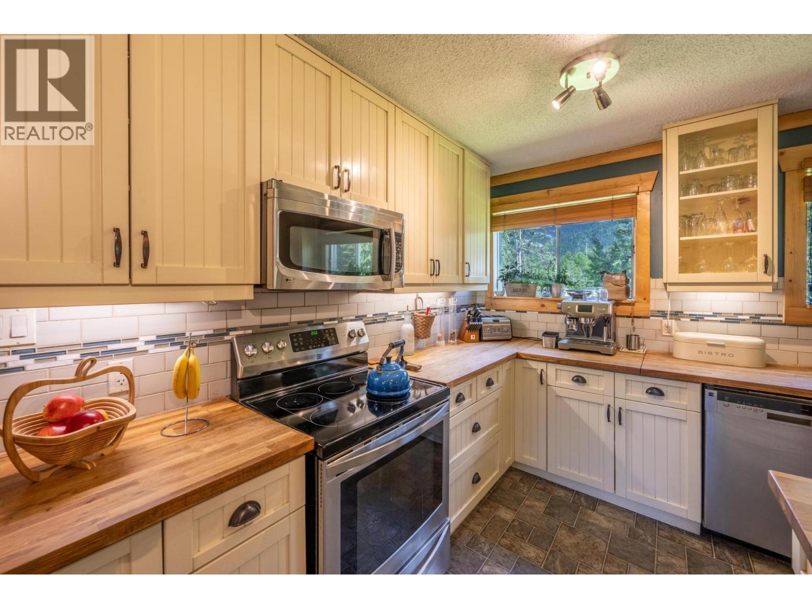 1732 Oberg Johnson Road, Golden, British Columbia  V0A 1H1 - Photo 16 - 10362044