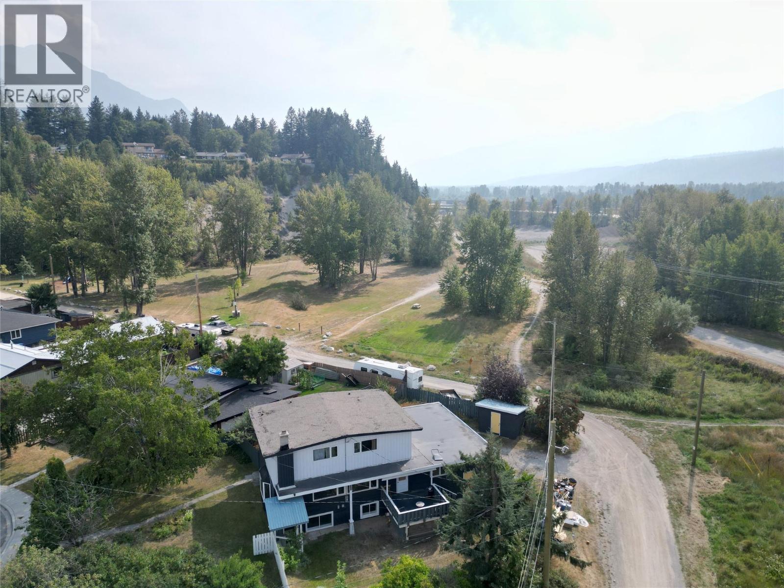1229 Alexander Drive, Golden, British Columbia  V0A 1H0 - Photo 4 - 10362224
