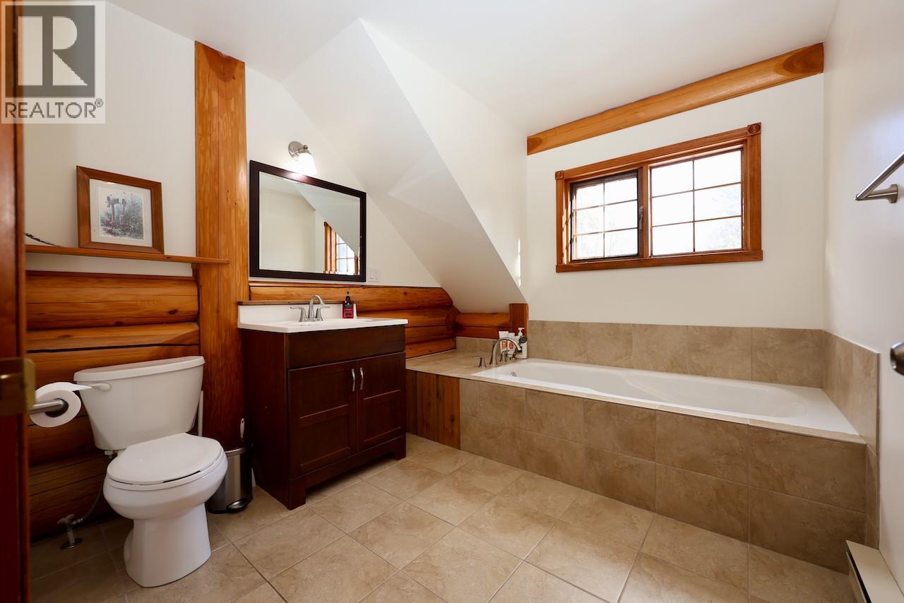 1445 Black Bear Drive, Golden, British Columbia  V0A 1H7 - Photo 30 - 10362598