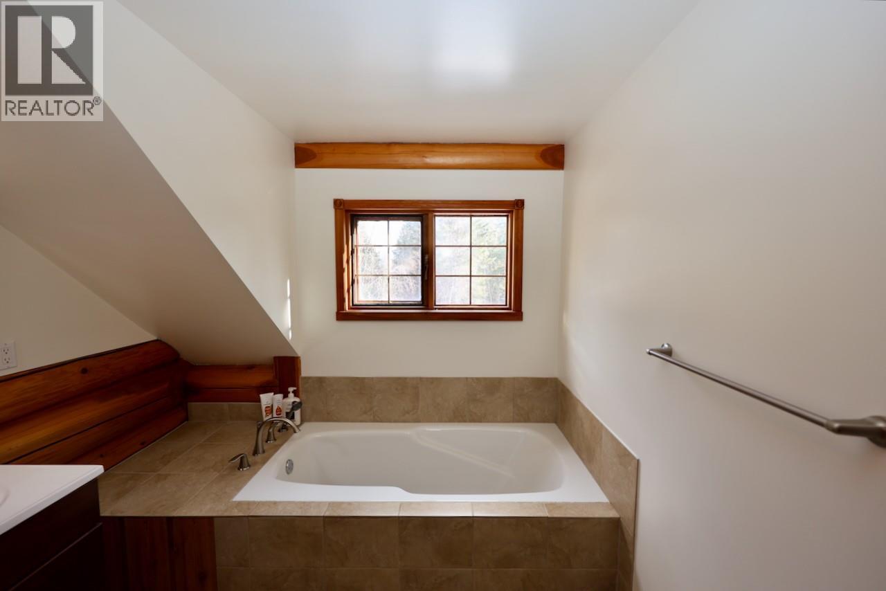 1445 Black Bear Drive, Golden, British Columbia  V0A 1H7 - Photo 31 - 10362598