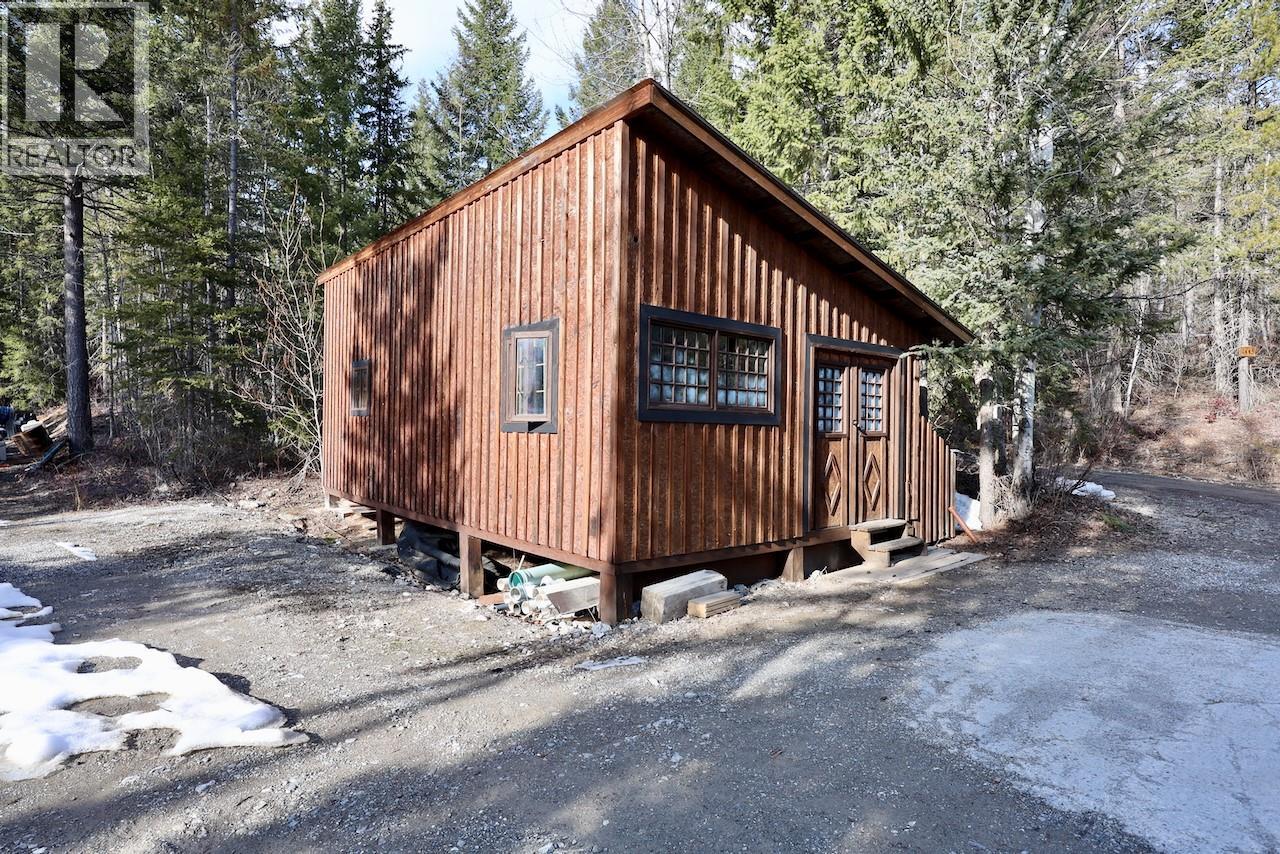 1445 Black Bear Drive, Golden, British Columbia  V0A 1H7 - Photo 34 - 10362598