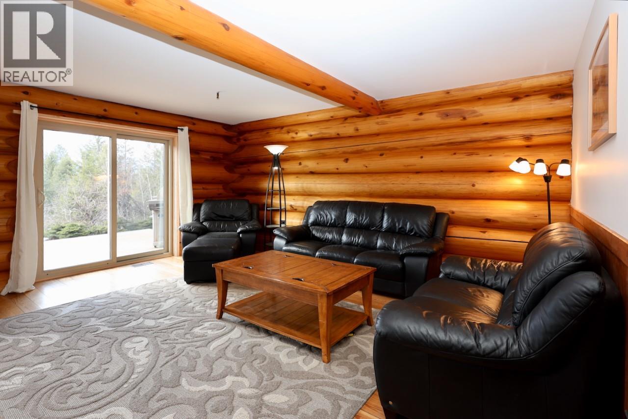 1445 Black Bear Drive, Golden, British Columbia  V0A 1H7 - Photo 5 - 10362598