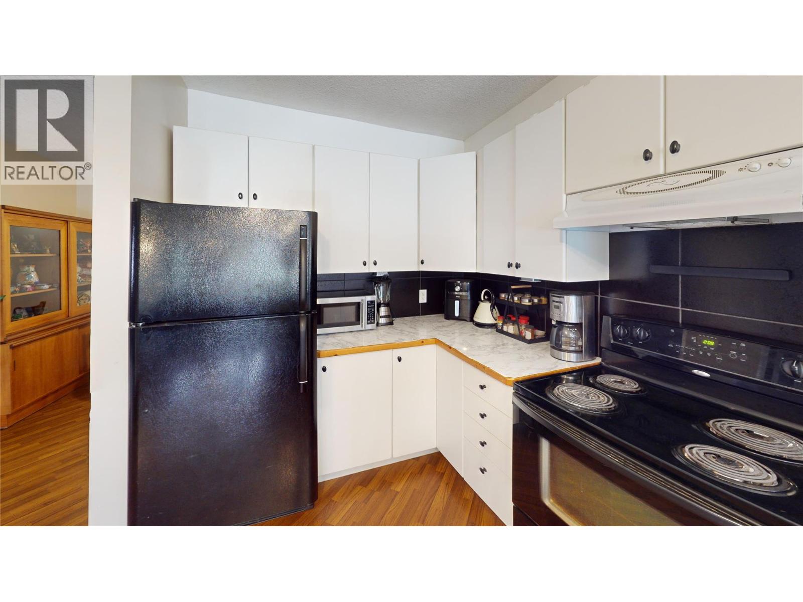 4785 Selkirk Avenue, Edgewater, British Columbia  V0A 1E0 - Photo 10 - 10358227