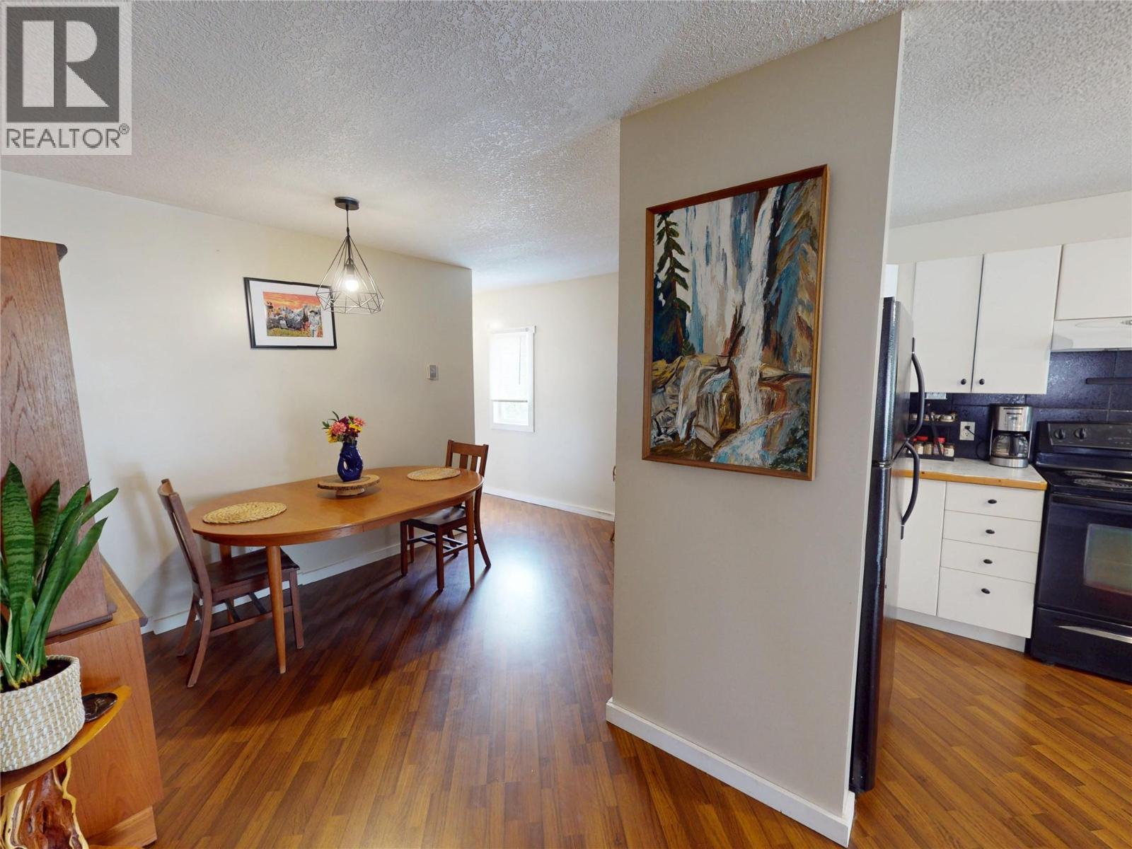 4785 Selkirk Avenue, Edgewater, British Columbia  V0A 1E0 - Photo 11 - 10358227
