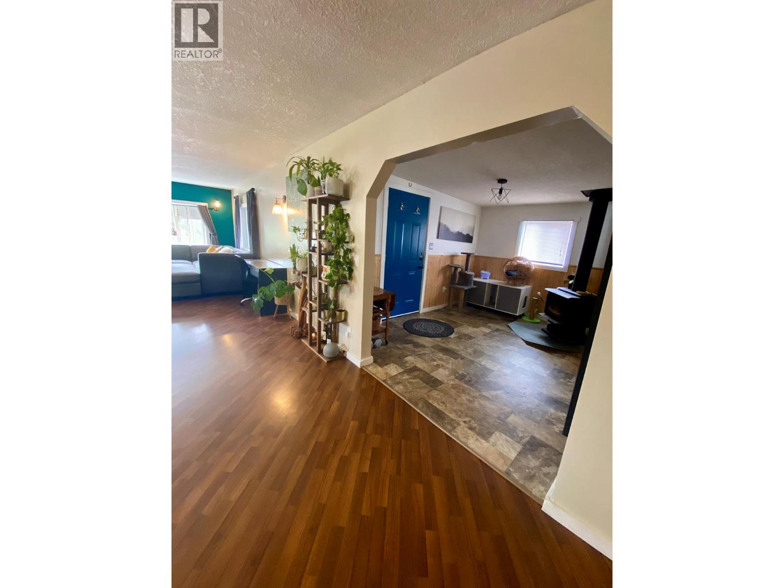4785 Selkirk Avenue, Edgewater, British Columbia  V0A 1E0 - Photo 13 - 10358227