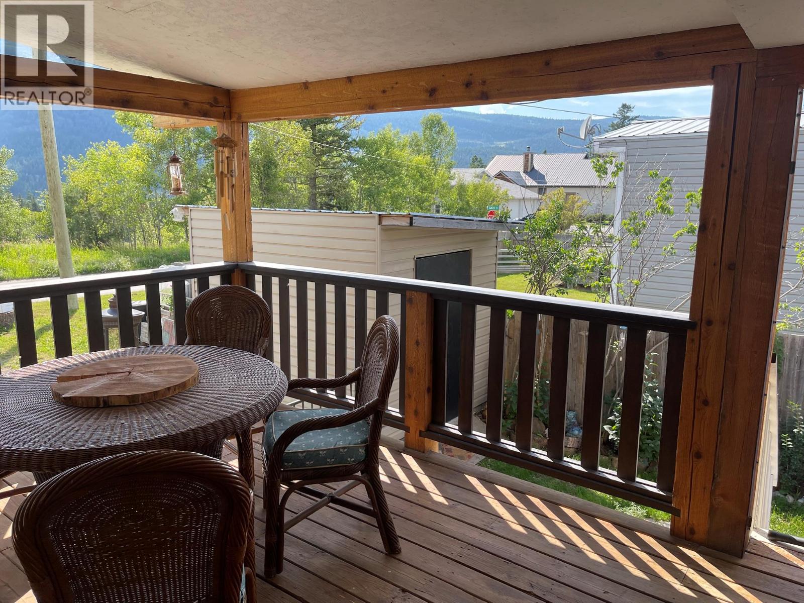 4785 Selkirk Avenue, Edgewater, British Columbia  V0A 1E0 - Photo 21 - 10358227