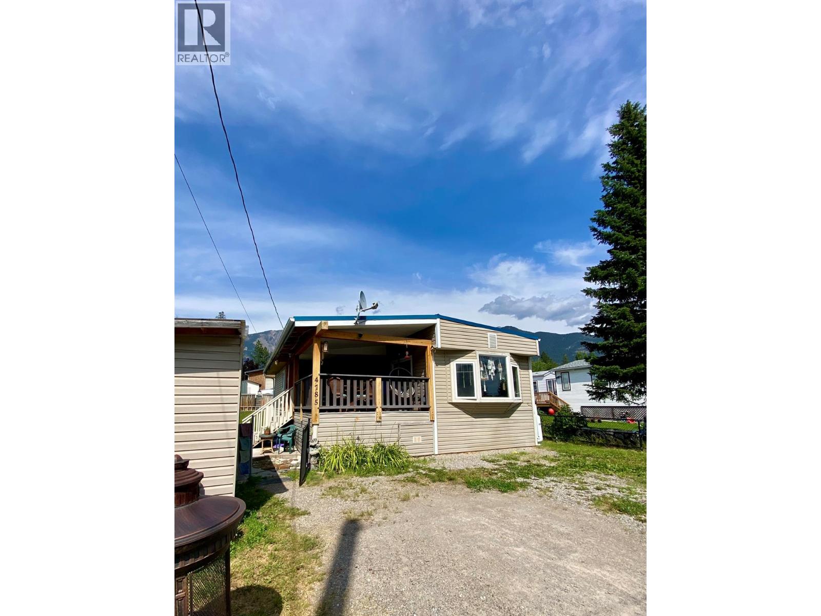 4785 Selkirk Avenue, Edgewater, British Columbia  V0A 1E0 - Photo 24 - 10358227