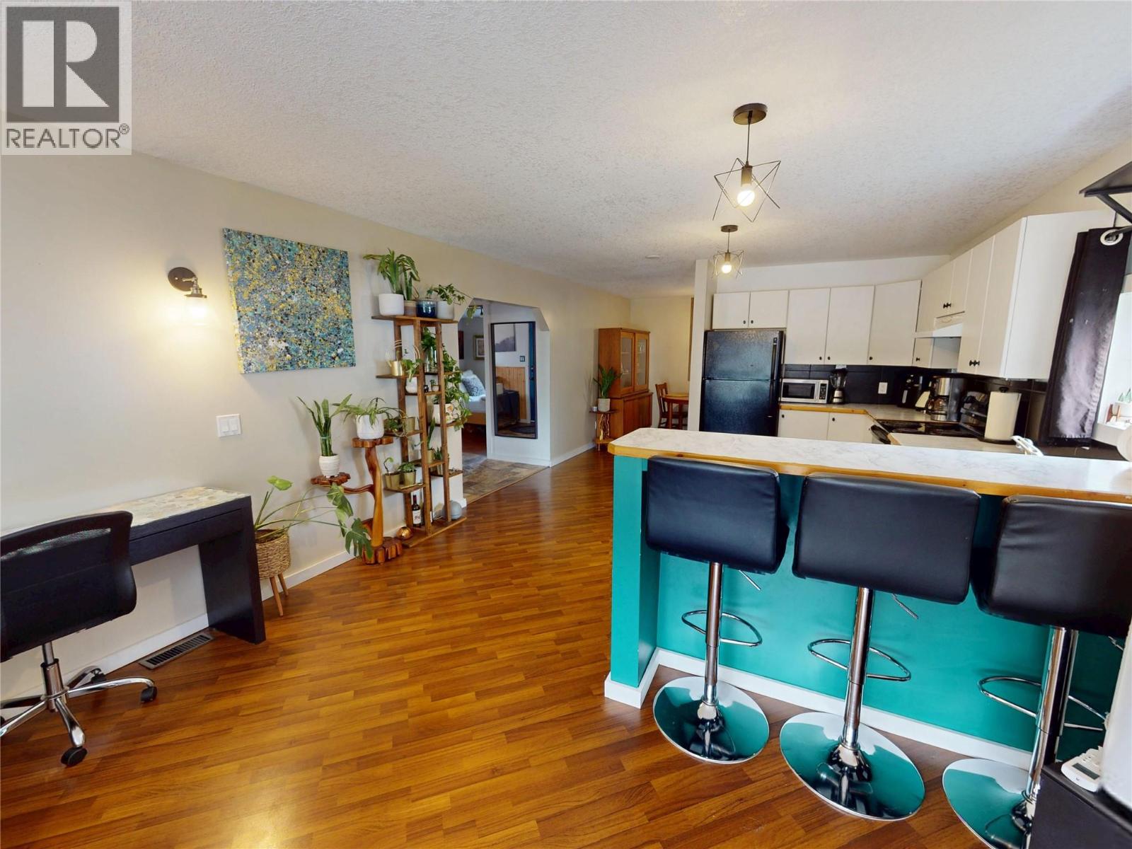 4785 Selkirk Avenue, Edgewater, British Columbia  V0A 1E0 - Photo 6 - 10358227