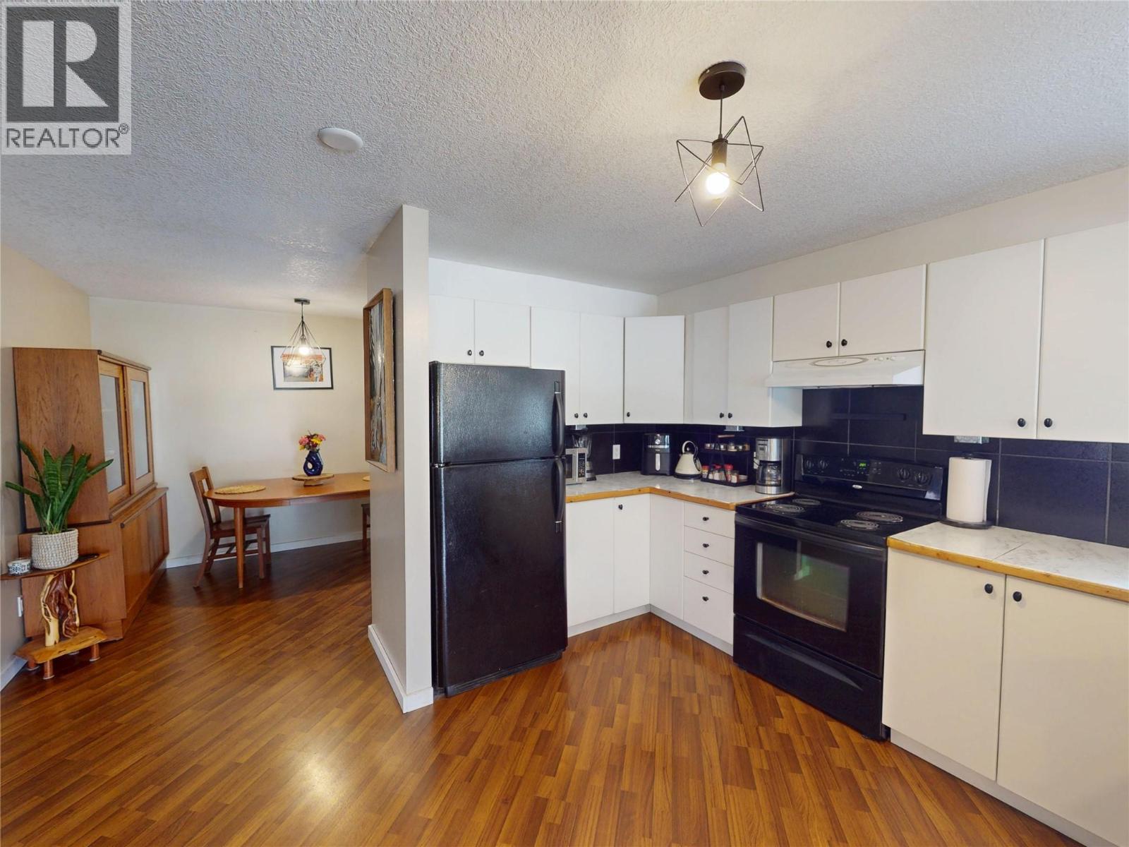 4785 Selkirk Avenue, Edgewater, British Columbia  V0A 1E0 - Photo 9 - 10358227