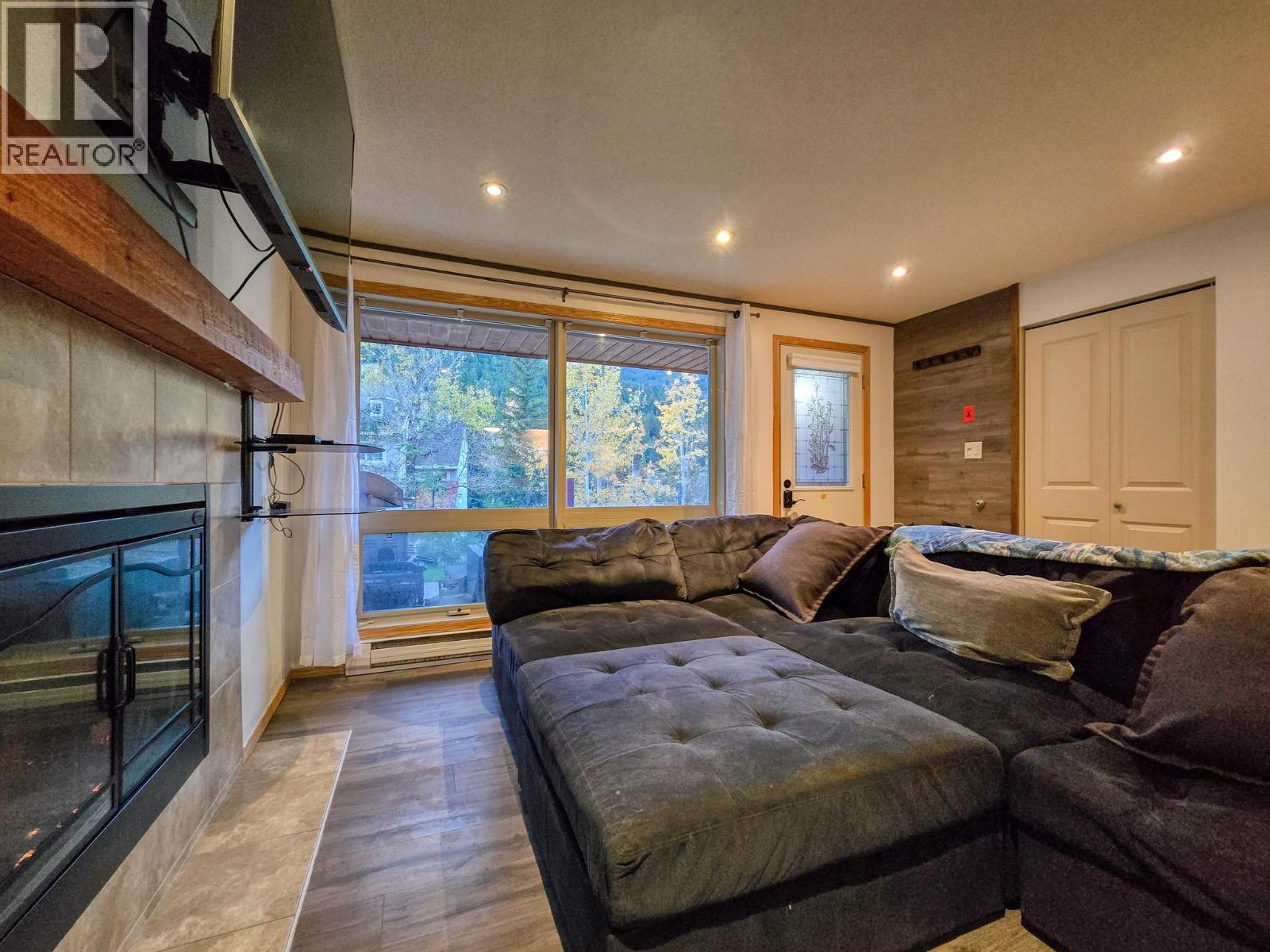 2030 Panorama Drive Unit# 306, Panorama, British Columbia  V0A 1T0 - Photo 3 - 10362989