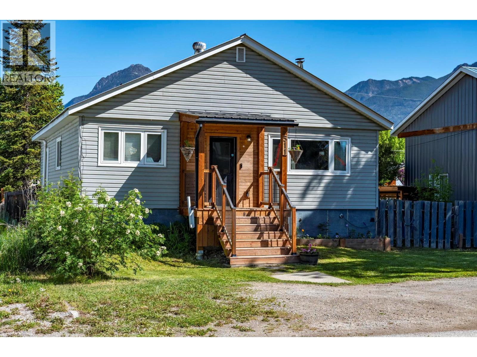 511 11th Street, Golden, British Columbia