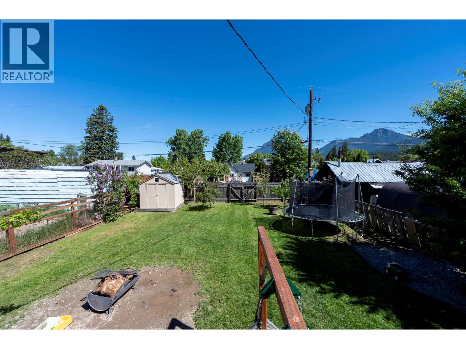 511 11th Street, Golden, British Columbia  V0A 1H2 - Photo 24 - 10363004