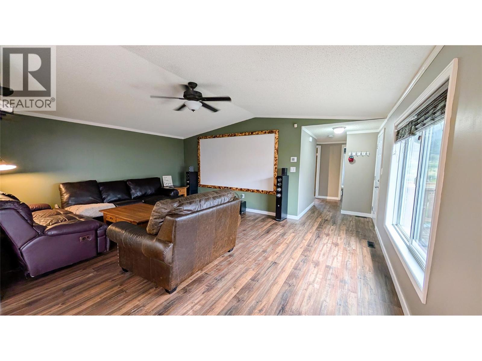 4811 Crescentwood Drive, Edgewater, British Columbia  V0A 1E0 - Photo 10 - 10363373