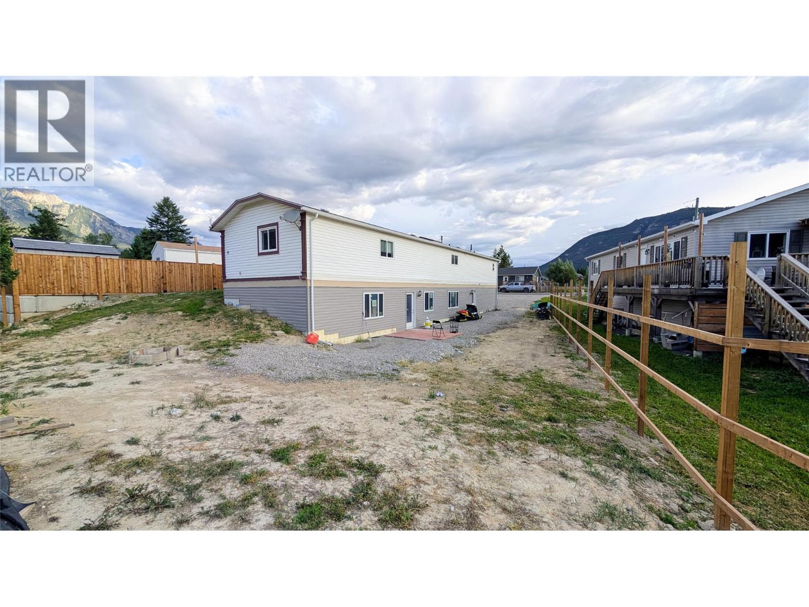 4811 Crescentwood Drive, Edgewater, British Columbia  V0A 1E0 - Photo 34 - 10363373
