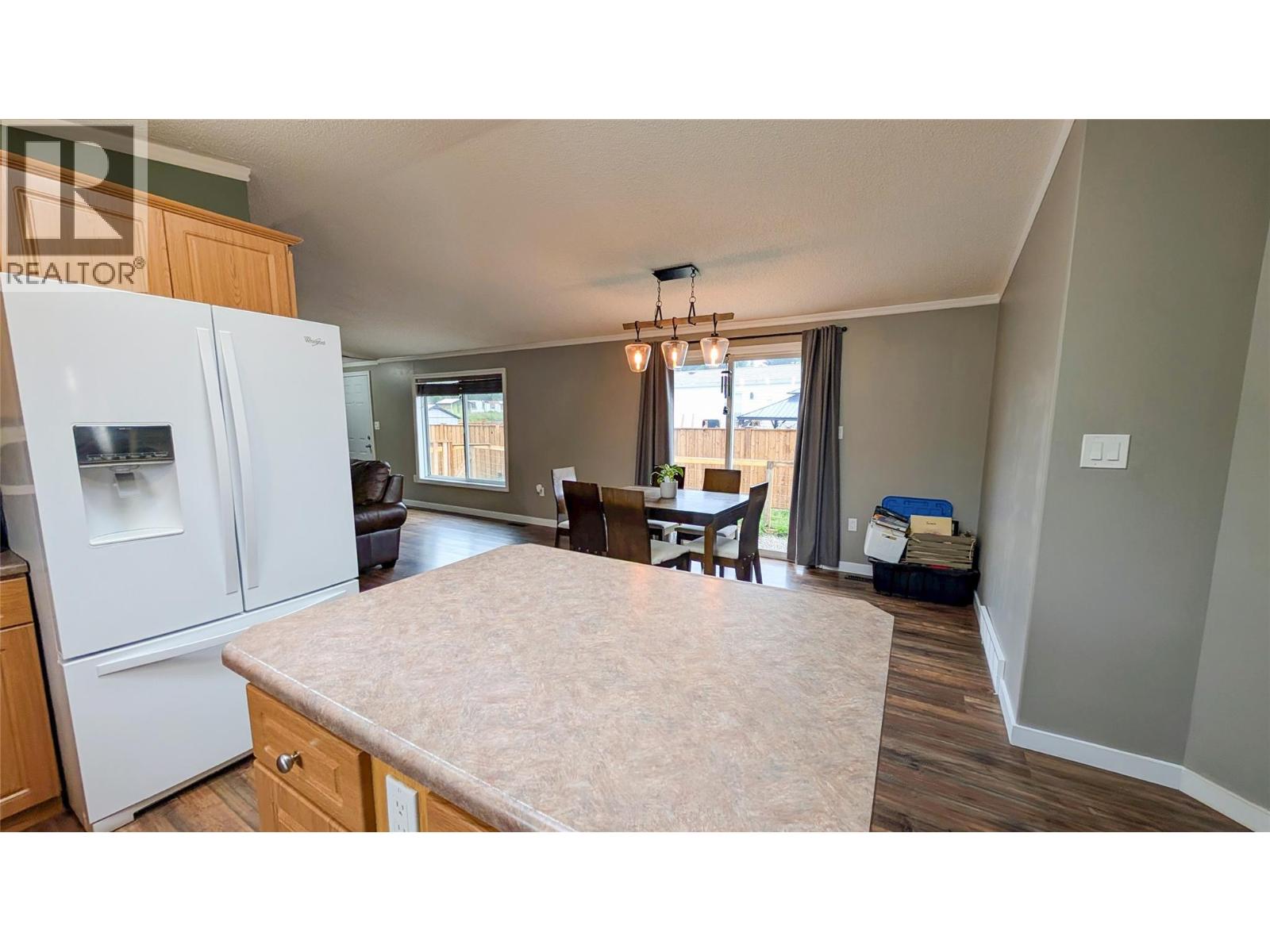 4811 Crescentwood Drive, Edgewater, British Columbia  V0A 1E0 - Photo 4 - 10363373