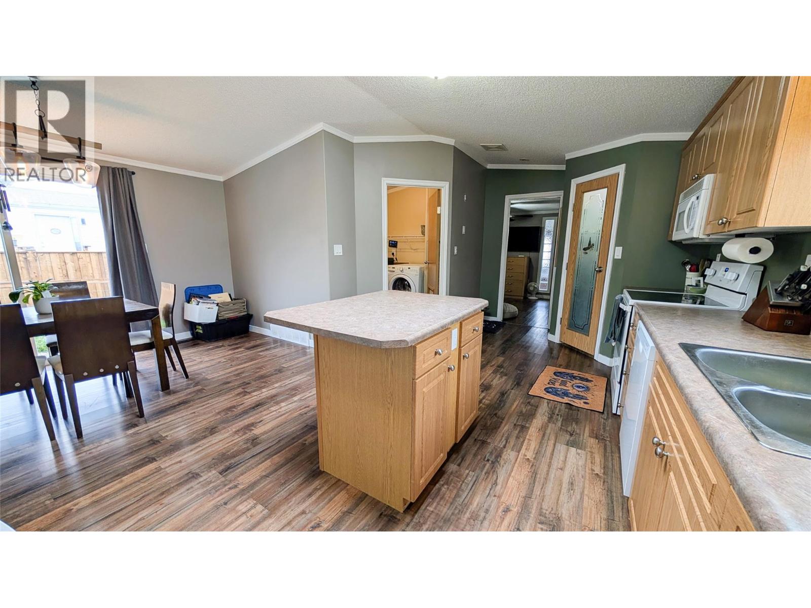 4811 Crescentwood Drive, Edgewater, British Columbia  V0A 1E0 - Photo 5 - 10363373