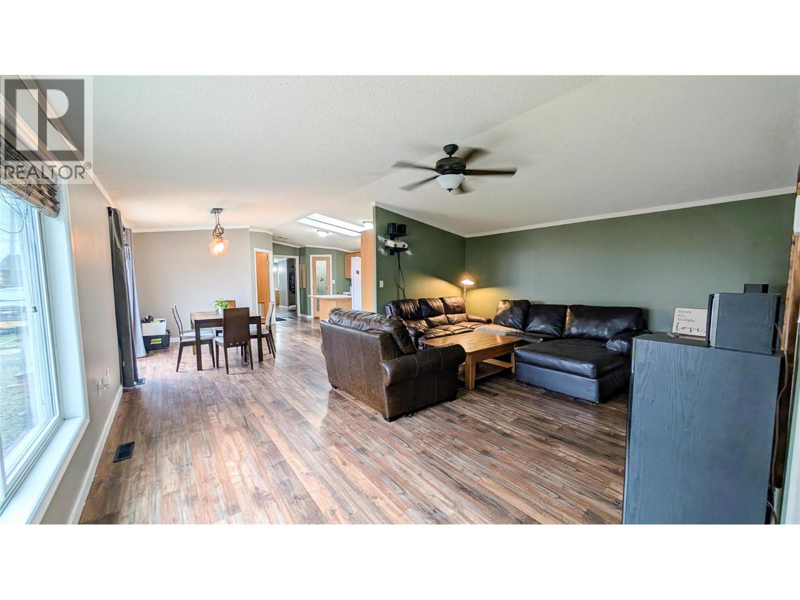 4811 Crescentwood Drive, Edgewater, British Columbia  V0A 1E0 - Photo 9 - 10363373