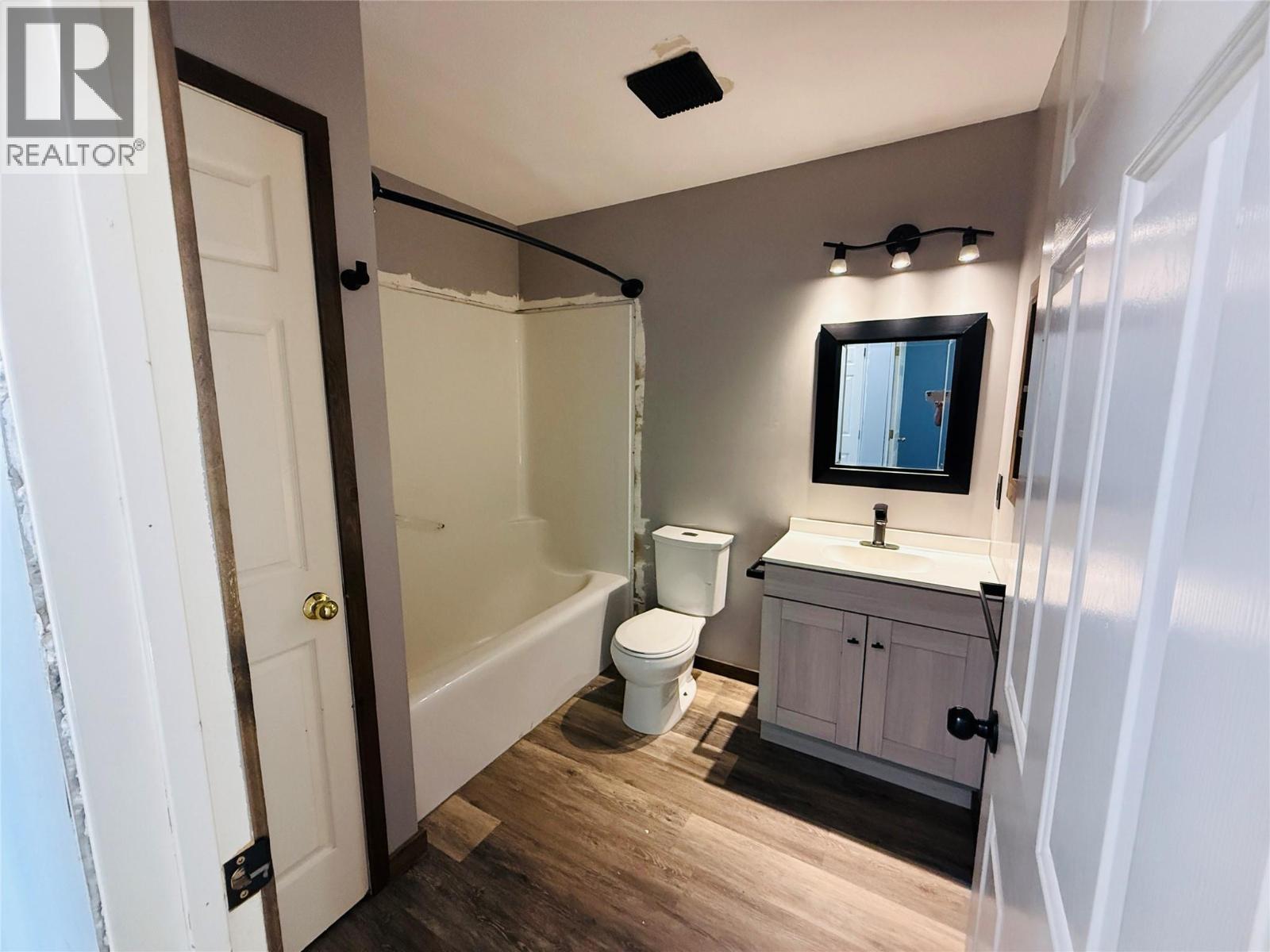 1b Wolf Crescent, Windermere, British Columbia  V0A 1K2 - Photo 14 - 10363416