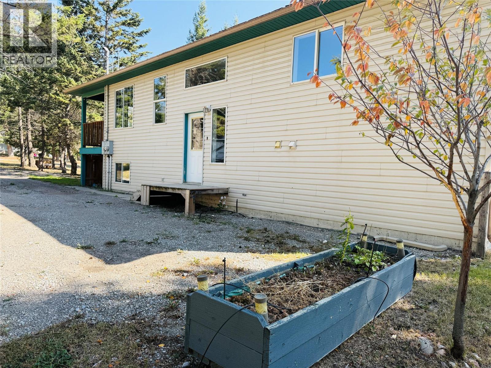 1b Wolf Crescent, Windermere, British Columbia  V0A 1K2 - Photo 3 - 10363416