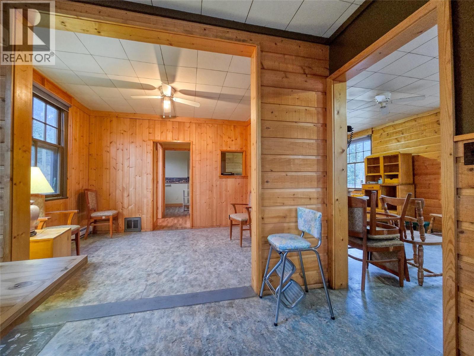 970 95 Highway, Spillimacheen, British Columbia  V0A 1P0 - Photo 18 - 10363435
