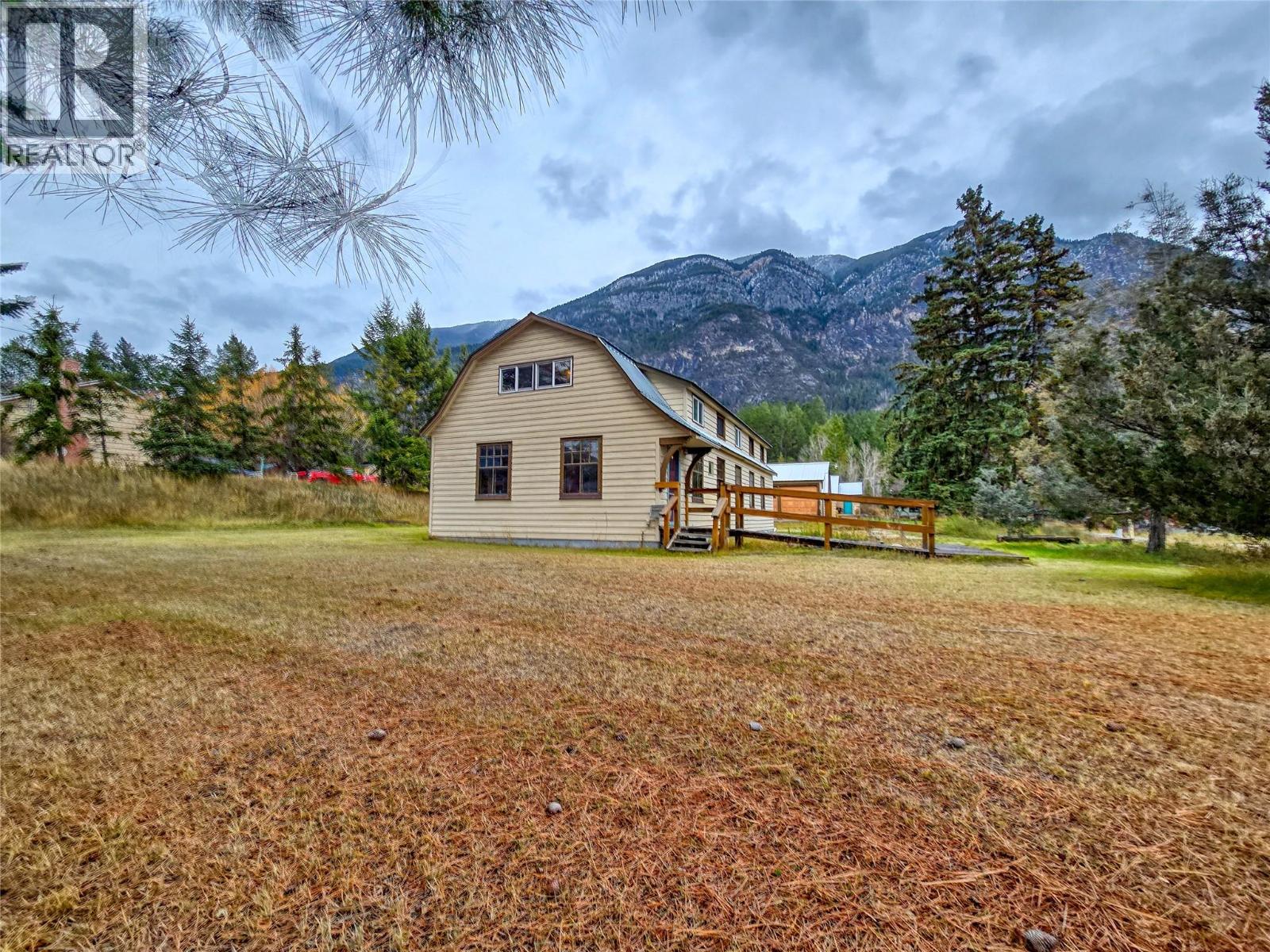 970 95 Highway, Spillimacheen, British Columbia  V0A 1P0 - Photo 31 - 10363435