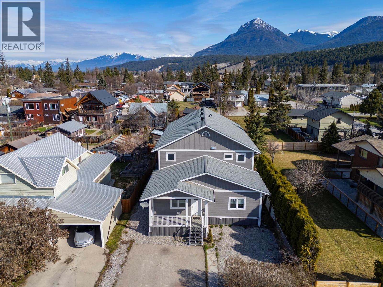 615 9th Street S, Golden, British Columbia  V0A 1H0 - Photo 1 - 10364237