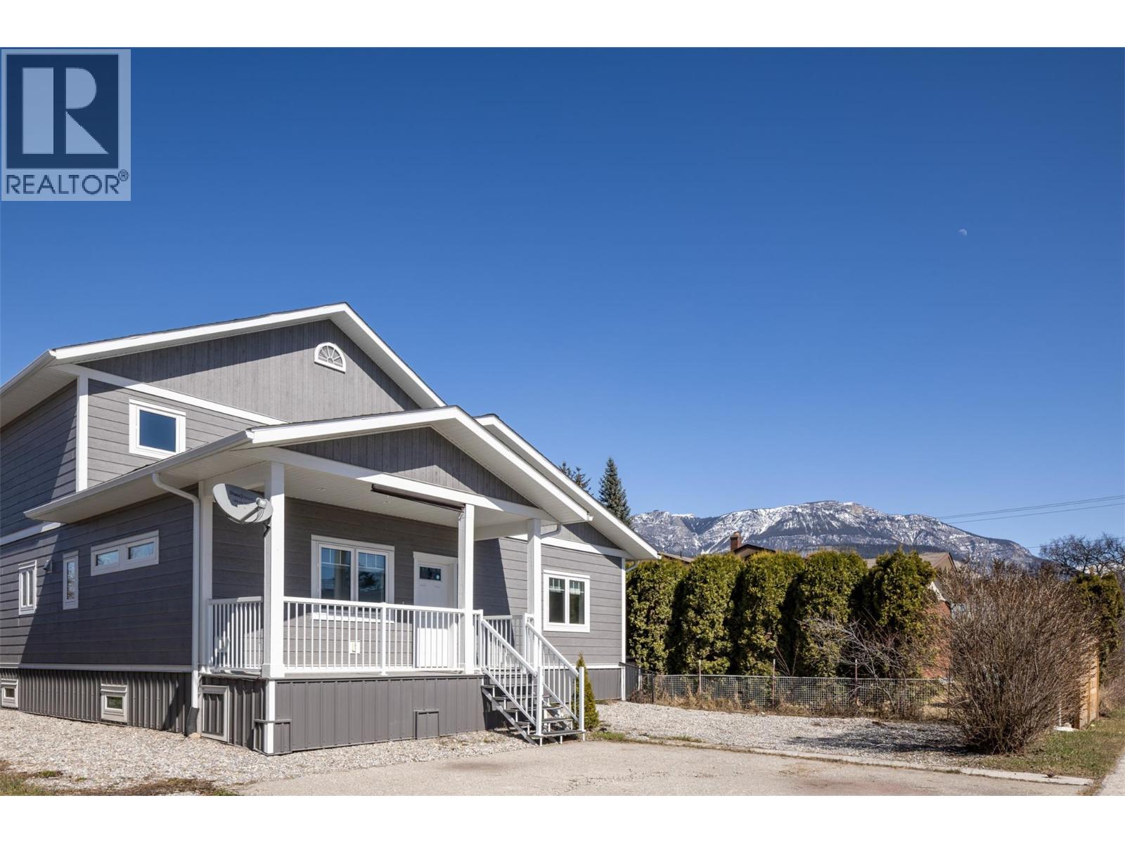 615 9th Street S, Golden, British Columbia  V0A 1H0 - Photo 3 - 10364237