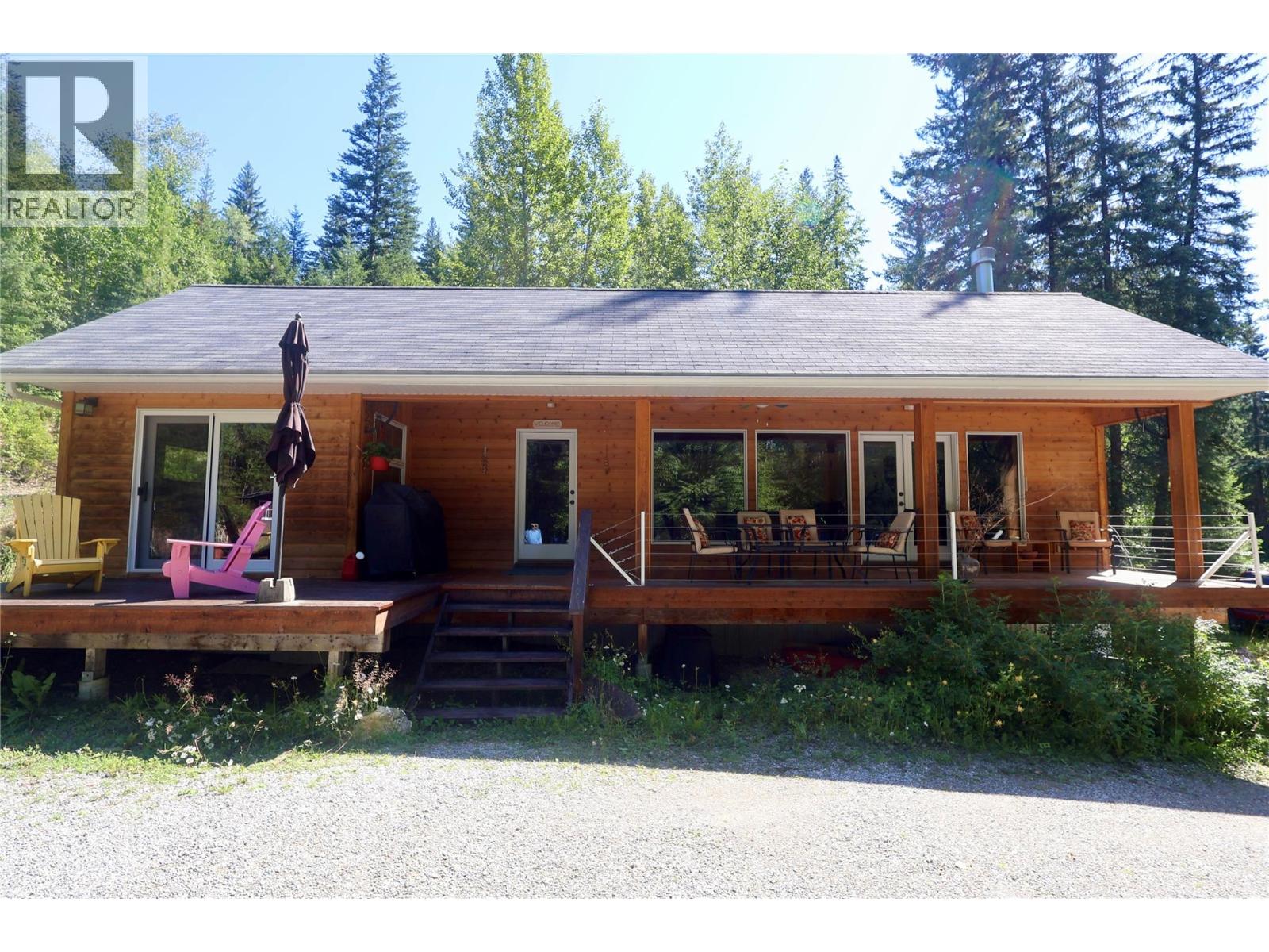1427 Hartley Road, Golden, British Columbia  V0A 1H1 - Photo 4 - 10363925