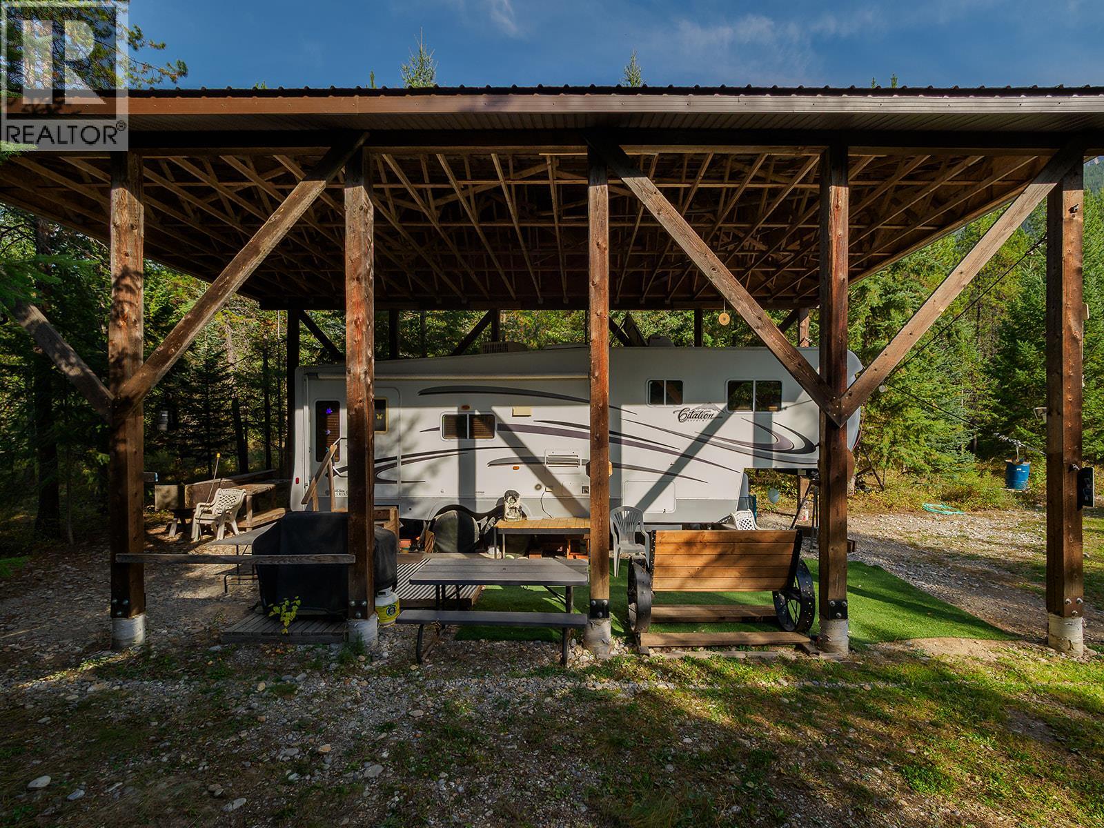 2380 Finnegan Court, Golden, British Columbia  V0A 1H1 - Photo 18 - 10364618