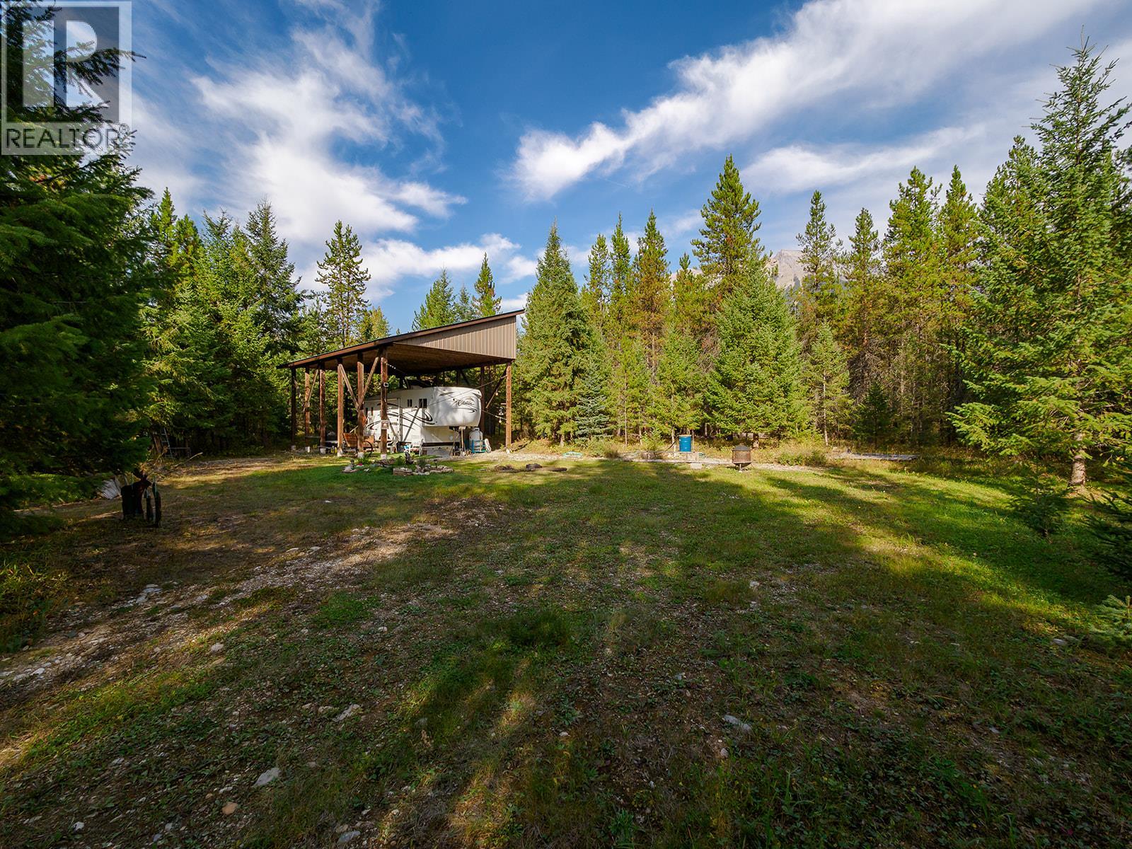 2380 Finnegan Court, Golden, British Columbia  V0A 1H1 - Photo 2 - 10364618