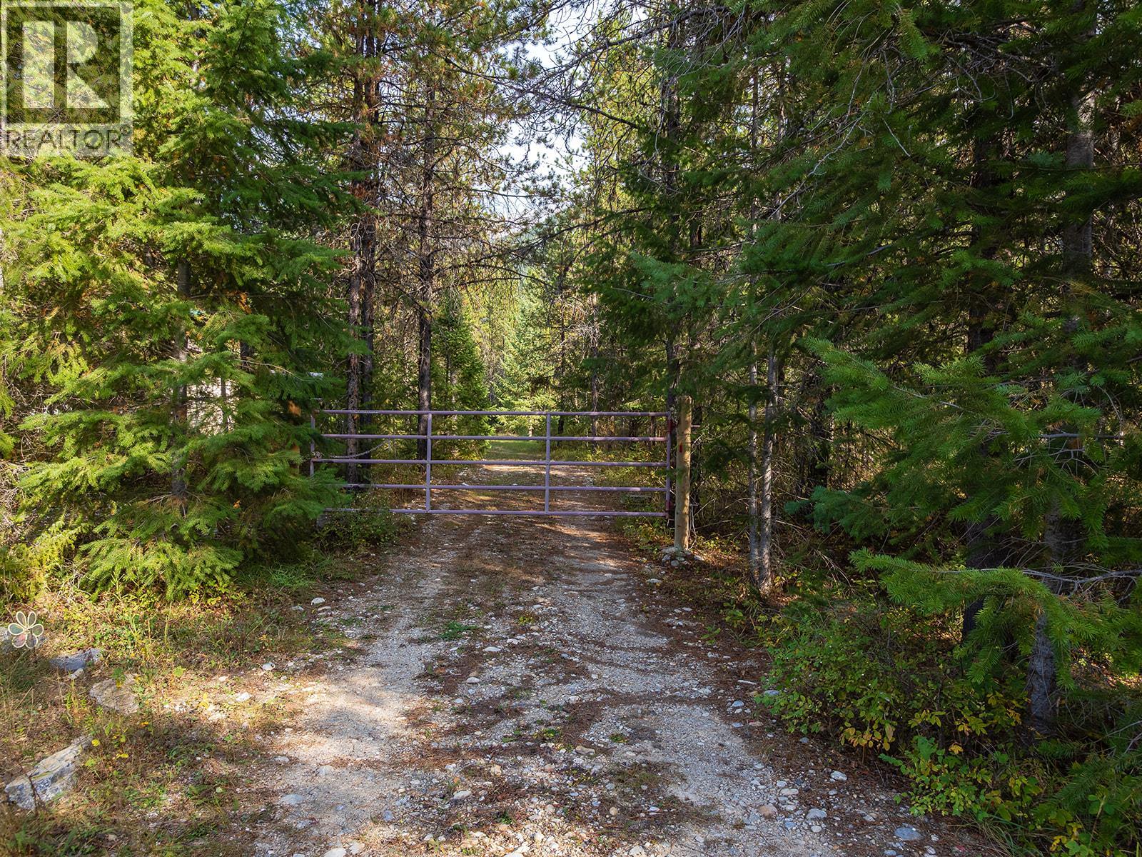 2380 Finnegan Court, Golden, British Columbia  V0A 1H1 - Photo 4 - 10364618