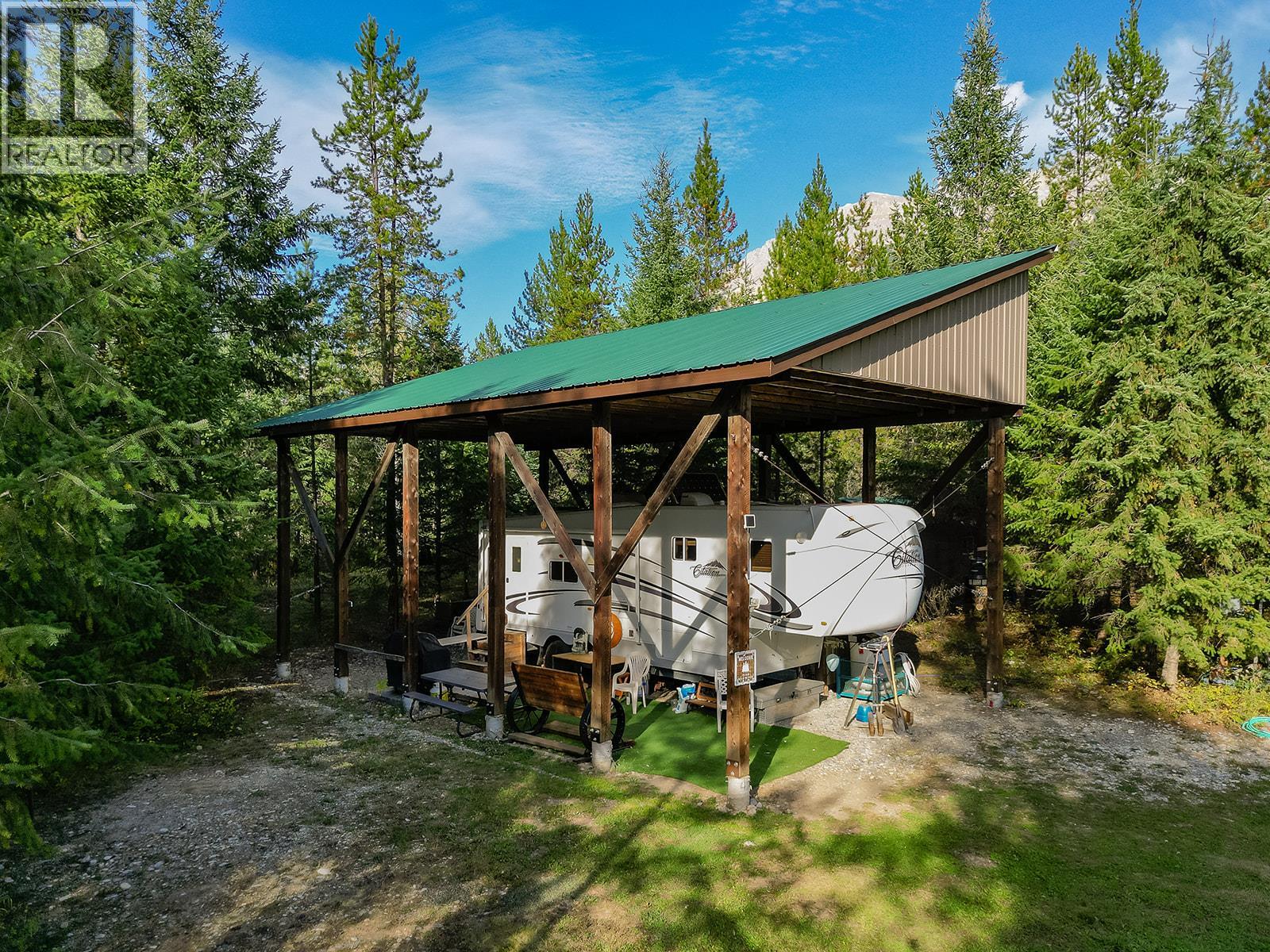 2380 Finnegan Court, Golden, British Columbia  V0A 1H1 - Photo 7 - 10364618