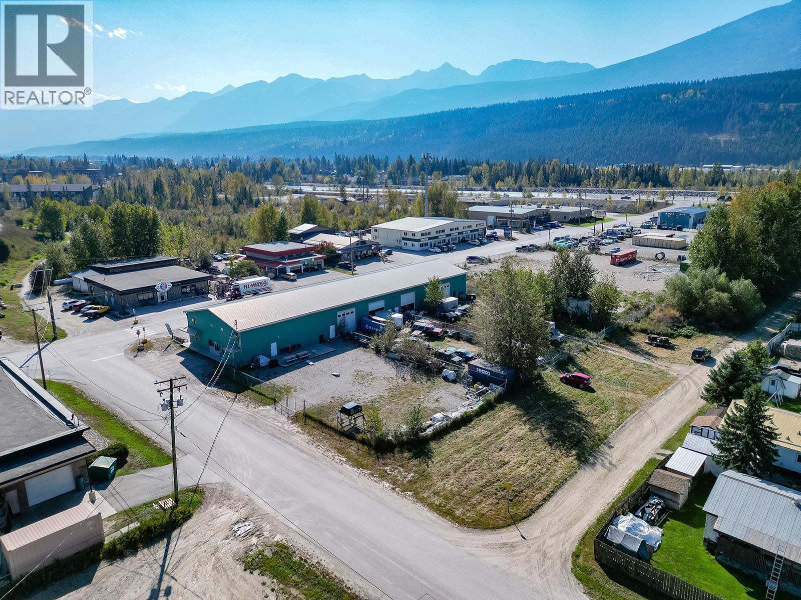 819 9th Street N, Golden, British Columbia  V0A 1H0 - Photo 11 - 10364643