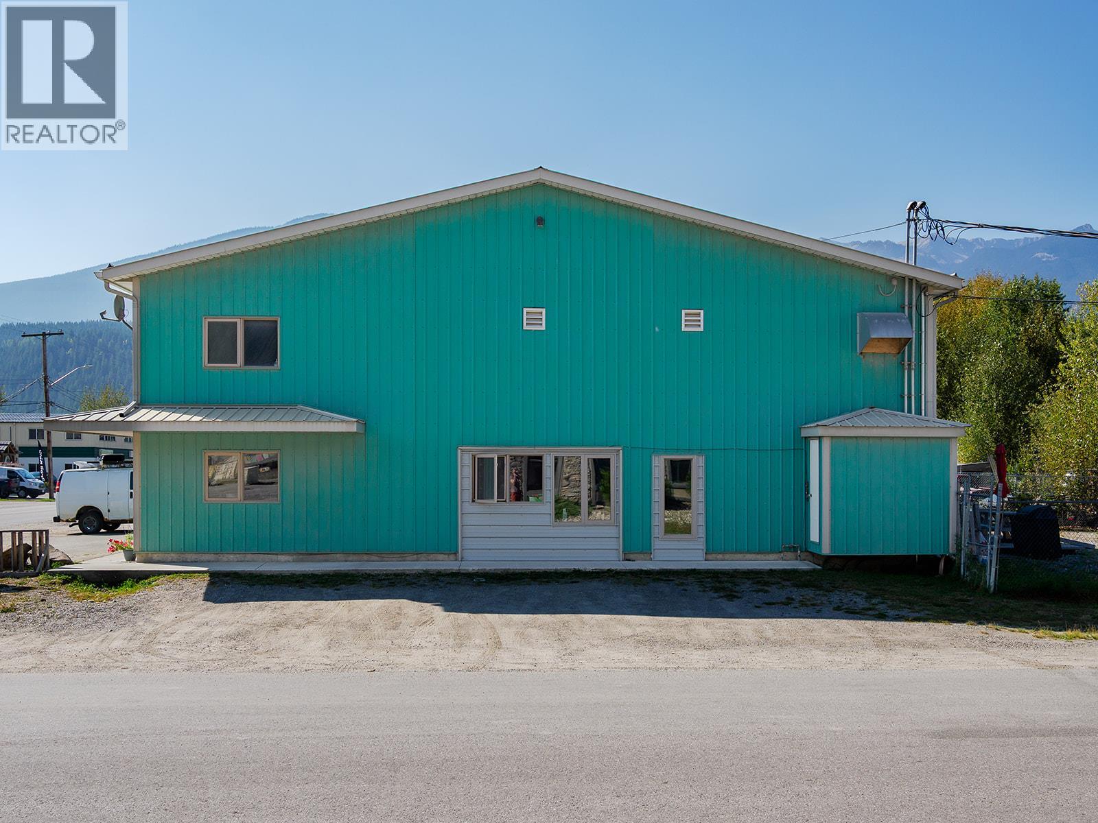 819 9th Street N, Golden, British Columbia  V0A 1H0 - Photo 8 - 10364643