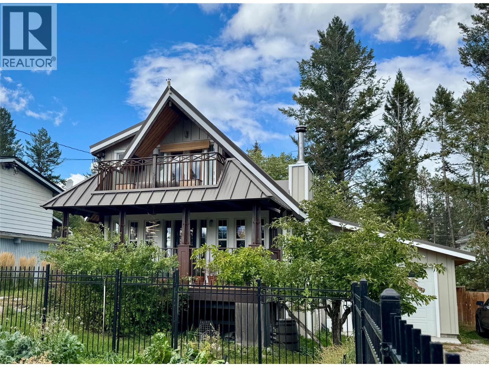 1738 9th Avenue, Invermere, British Columbia  V0A 1K0 - Photo 1 - 10364768