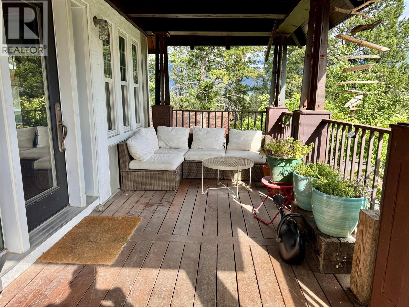 1738 9th Avenue, Invermere, British Columbia  V0A 1K0 - Photo 2 - 10364768
