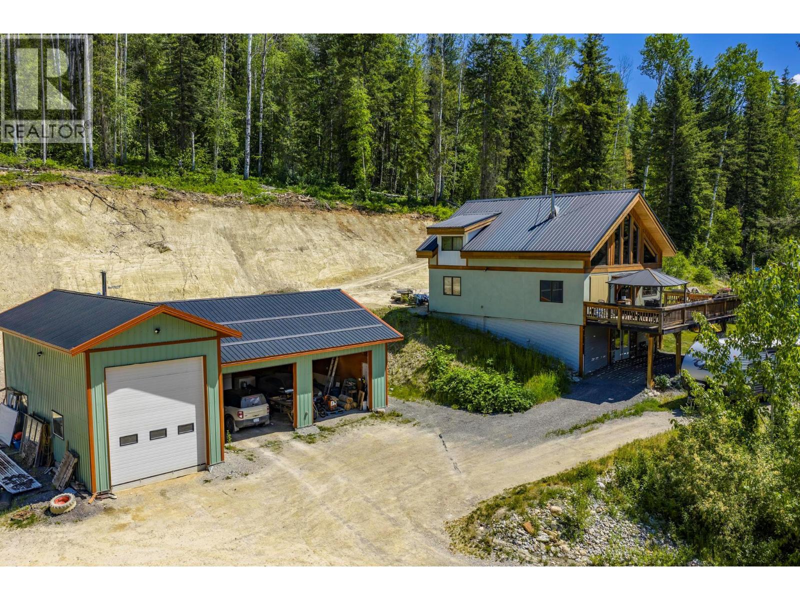 2360 Trans Canada  N Highway, Golden, British Columbia  V0A 1H1 - Photo 1 - 10365189