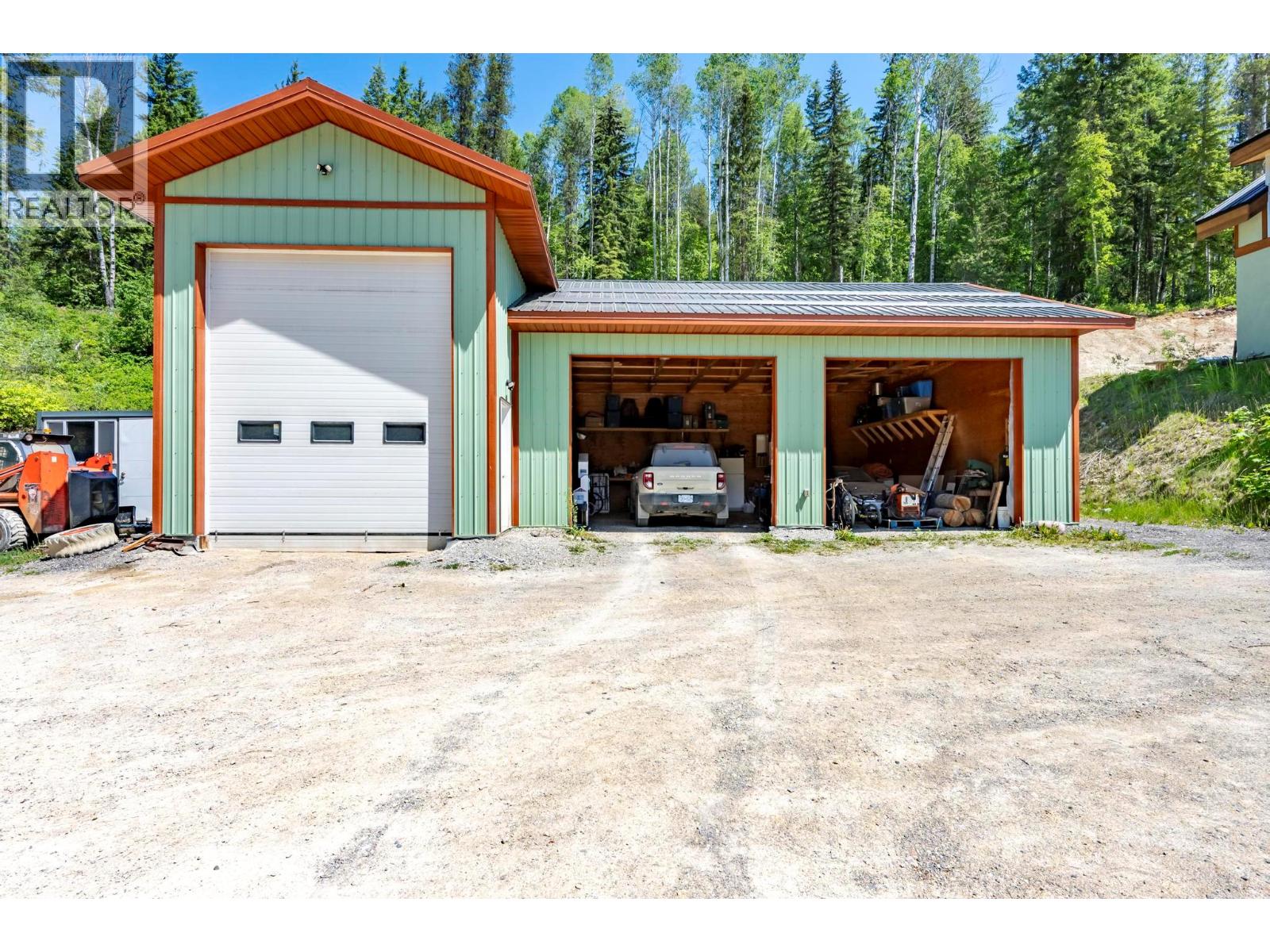 2360 Trans Canada  N Highway, Golden, British Columbia  V0A 1H1 - Photo 3 - 10365189