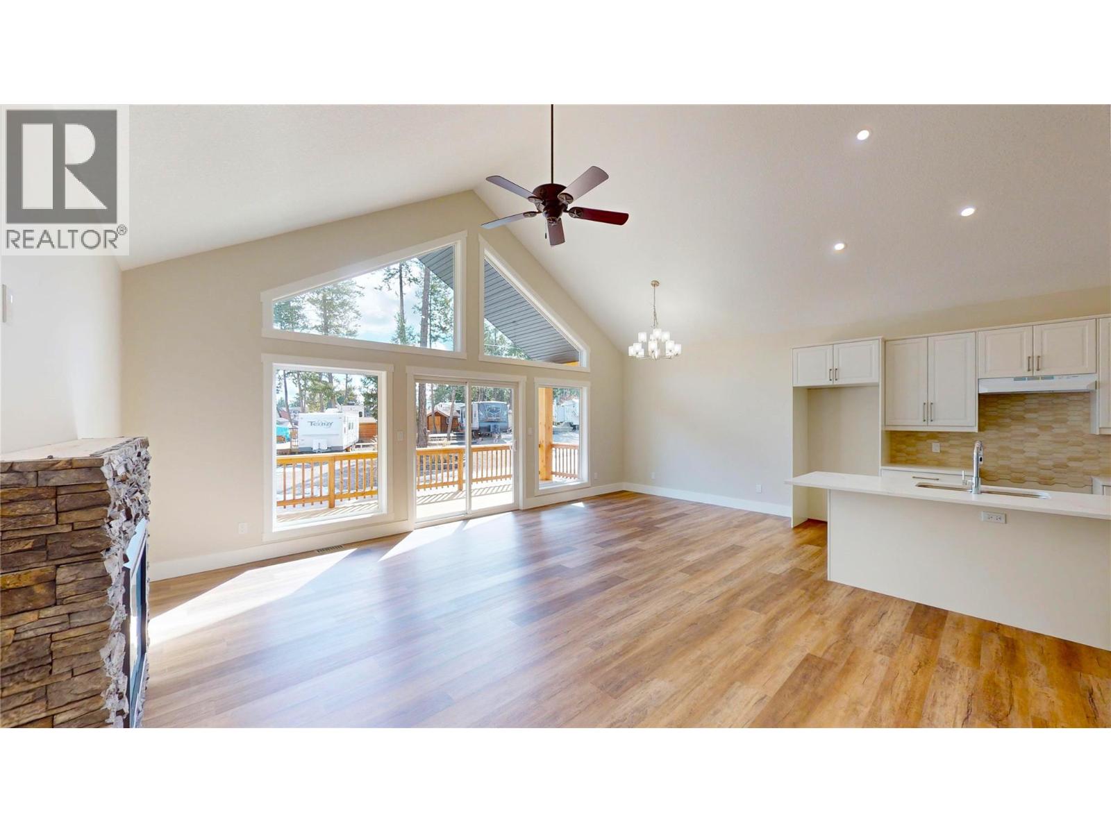 4868 Riverview Drive Unit# 118, Edgewater, British Columbia  V0A 1E0 - Photo 5 - 10365484
