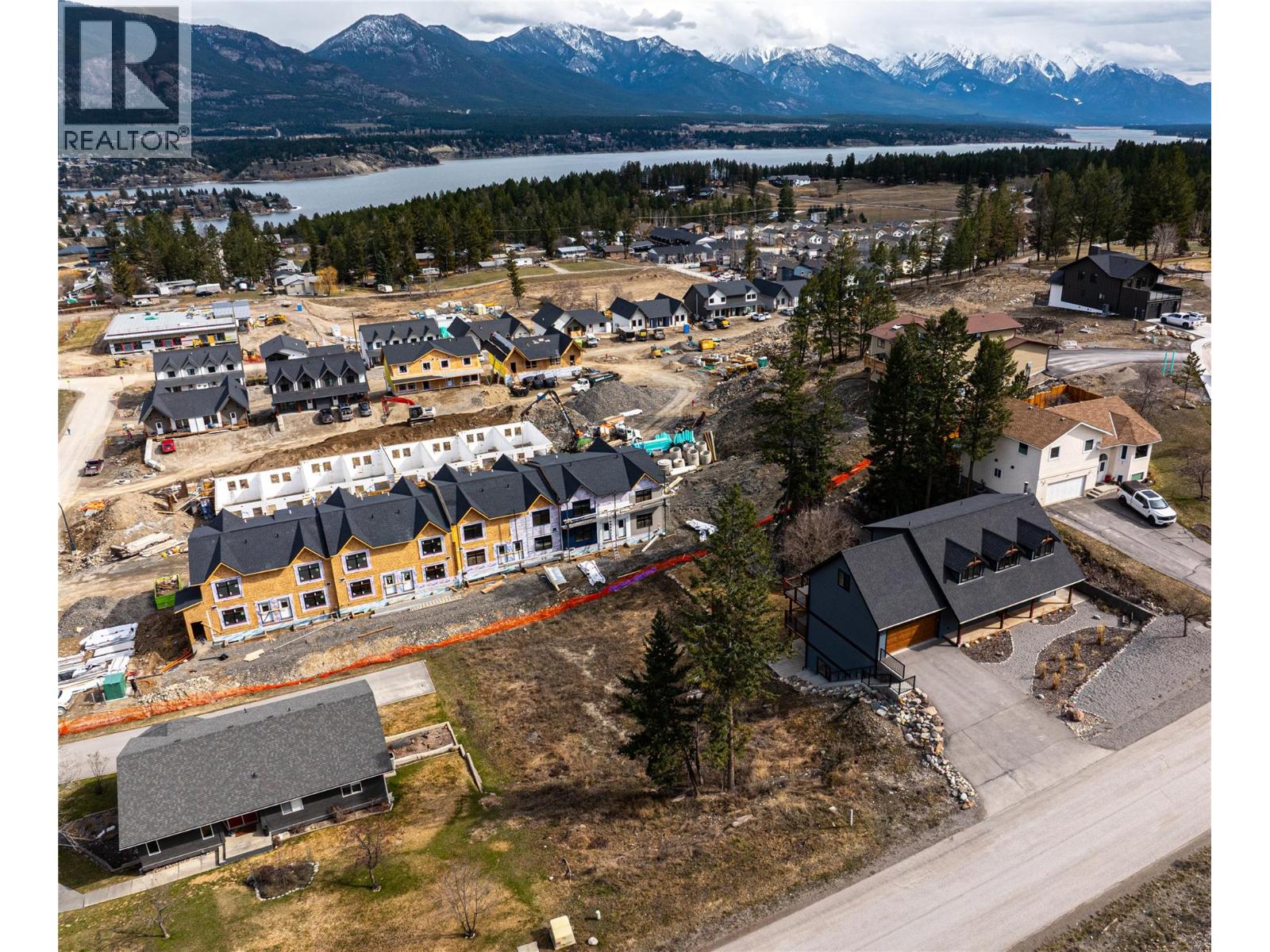 211 Pinetree Road, Invermere, British Columbia  V0A 1K4 - Photo 6 - 10365279