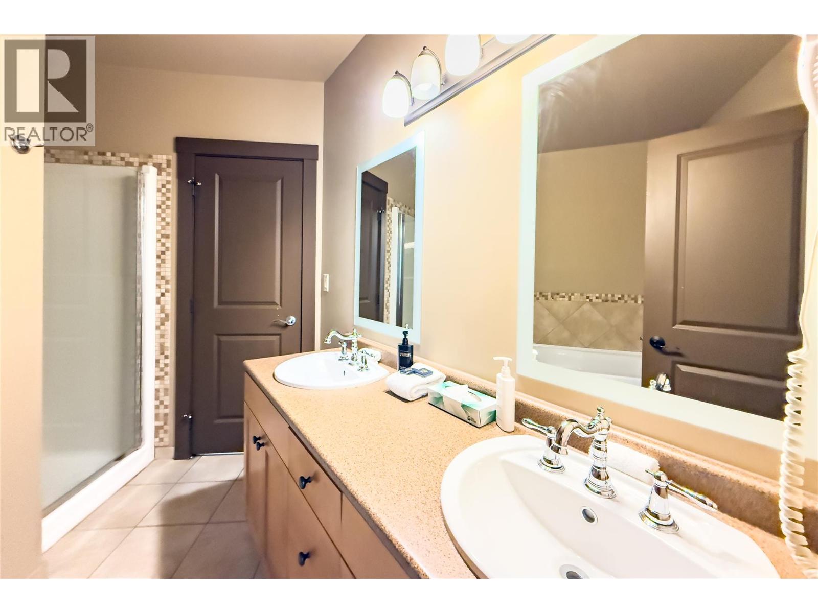 1420 Palliser Trail Unit# 304, Golden, British Columbia  V0A 1H0 - Photo 11 - 10365716