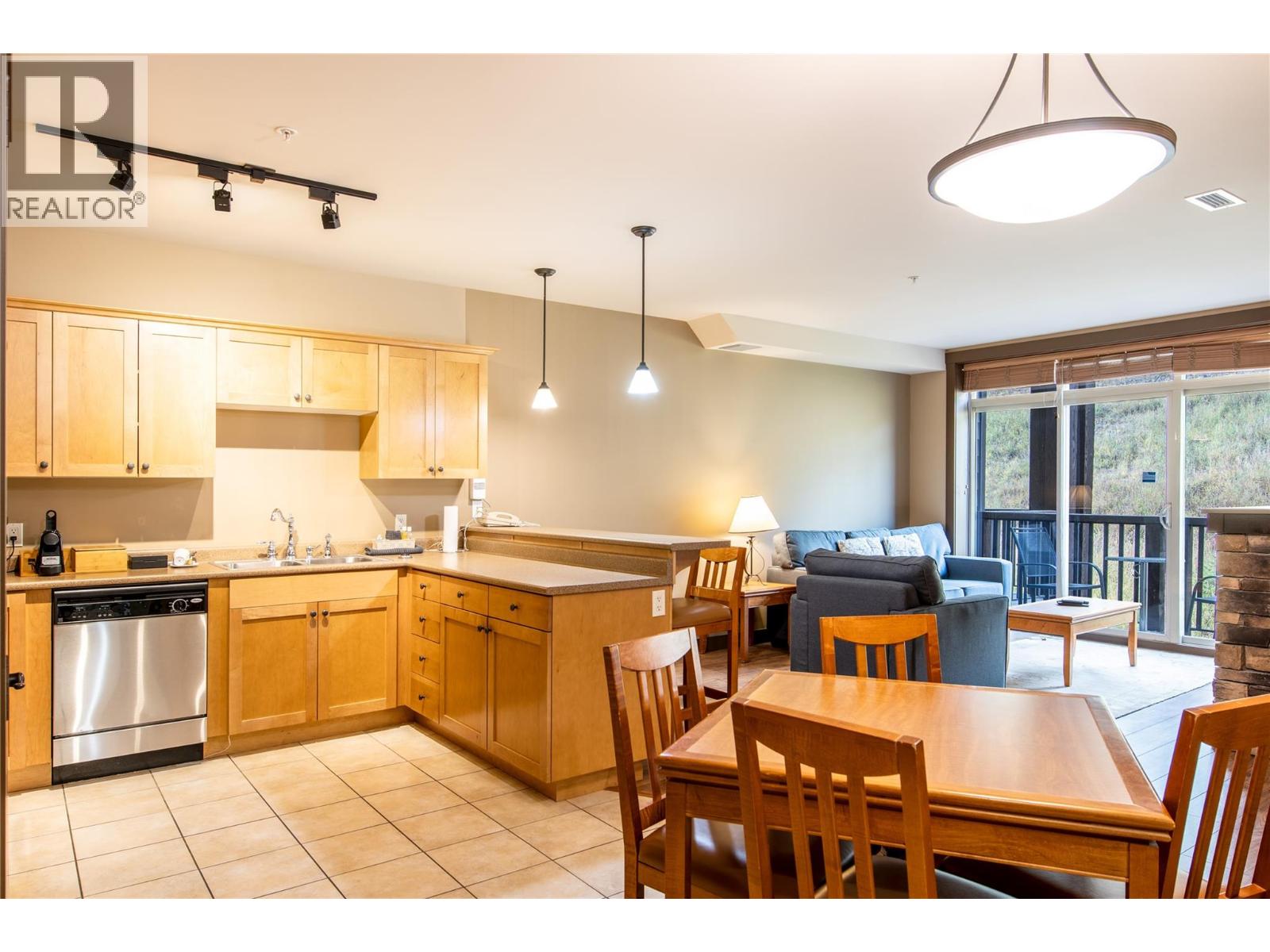 1420 Palliser Trail Unit# 304, Golden, British Columbia  V0A 1H0 - Photo 3 - 10365716