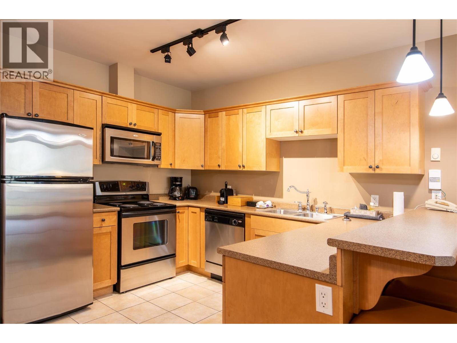 1420 Palliser Trail Unit# 304, Golden, British Columbia  V0A 1H0 - Photo 4 - 10365716
