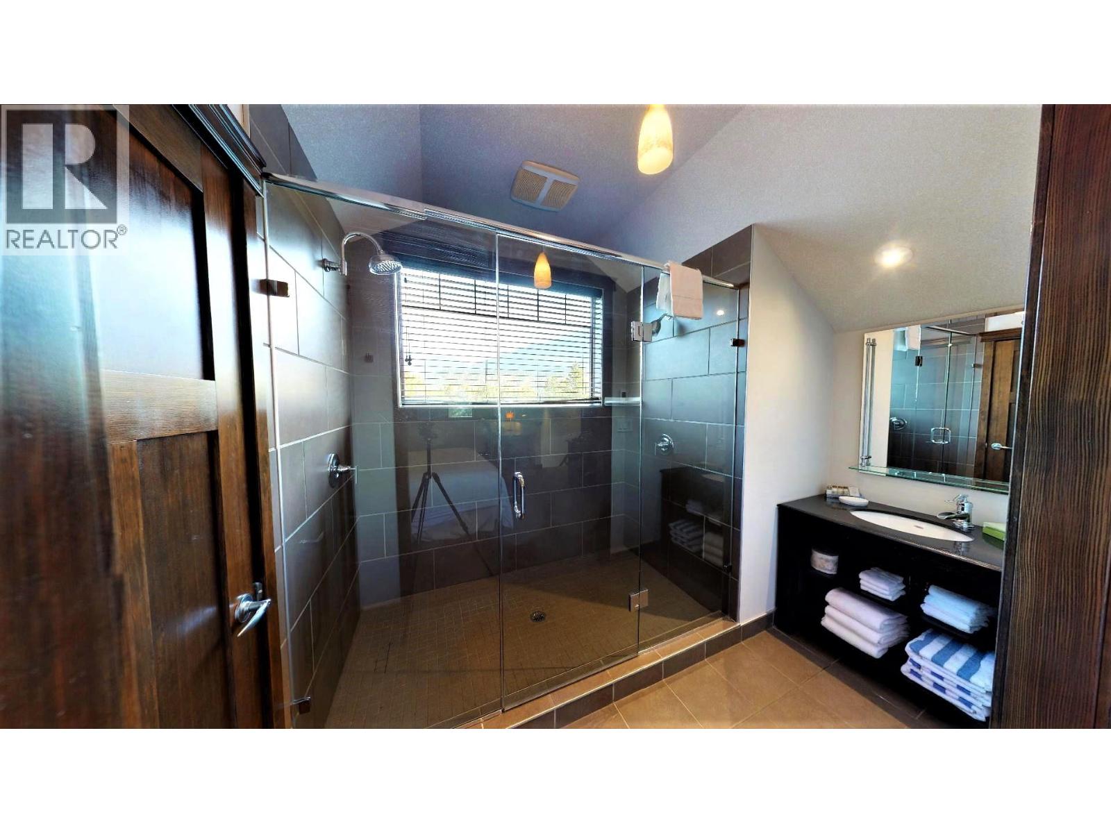 700 Bighorn Boulevard Unit# 735 E1, Radium Hot Springs, British Columbia  V0A 1M0 - Photo 37 - 10365741