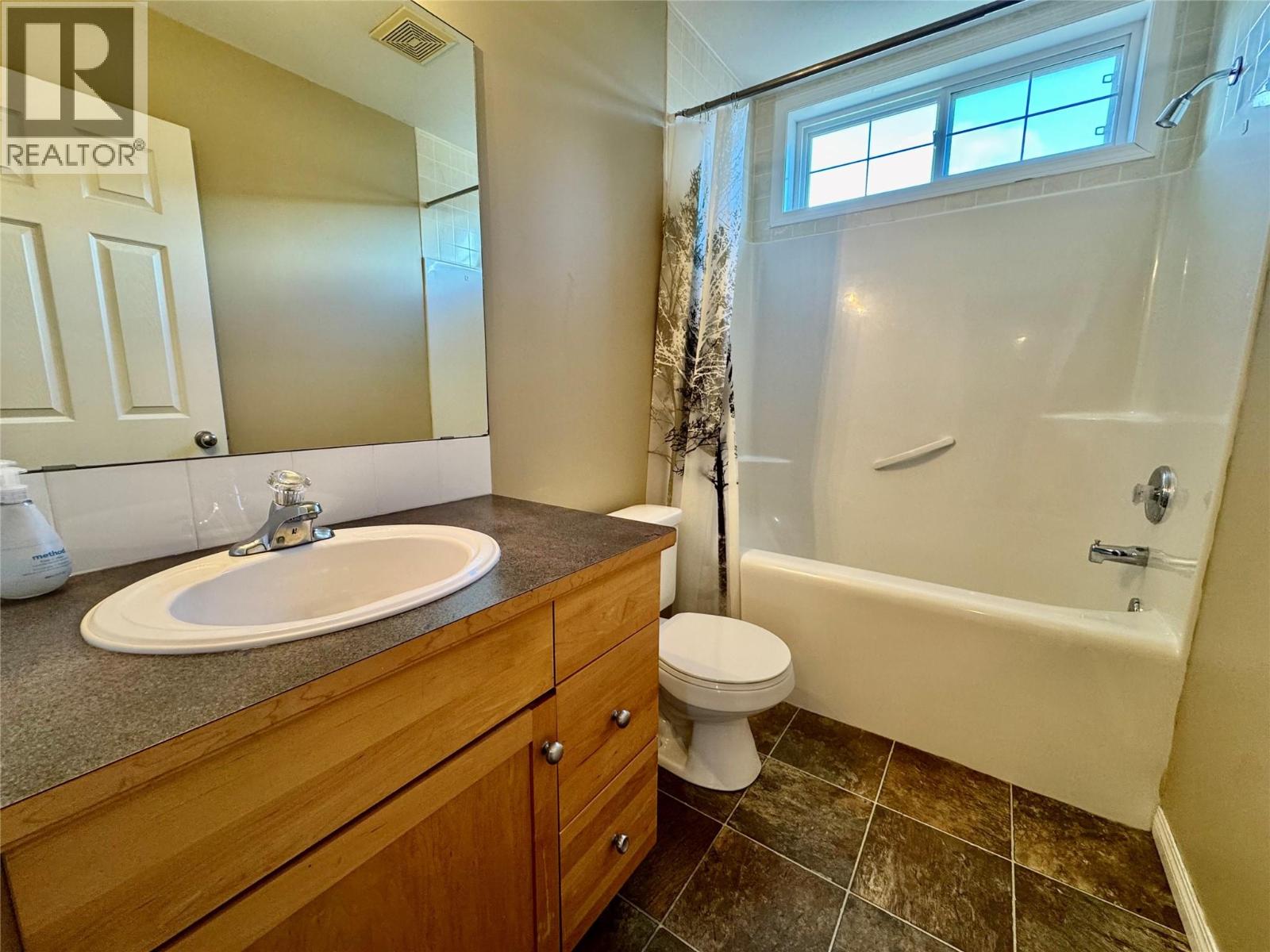 2205 Westside Park Avenue, Invermere, British Columbia  V0A 1K4 - Photo 12 - 10366177